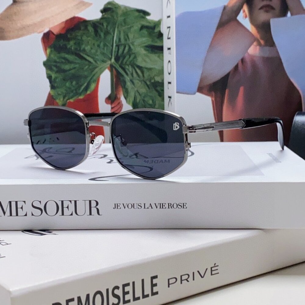 DAVID BECKHAM Retro American Diamond-Frame Sunglasses